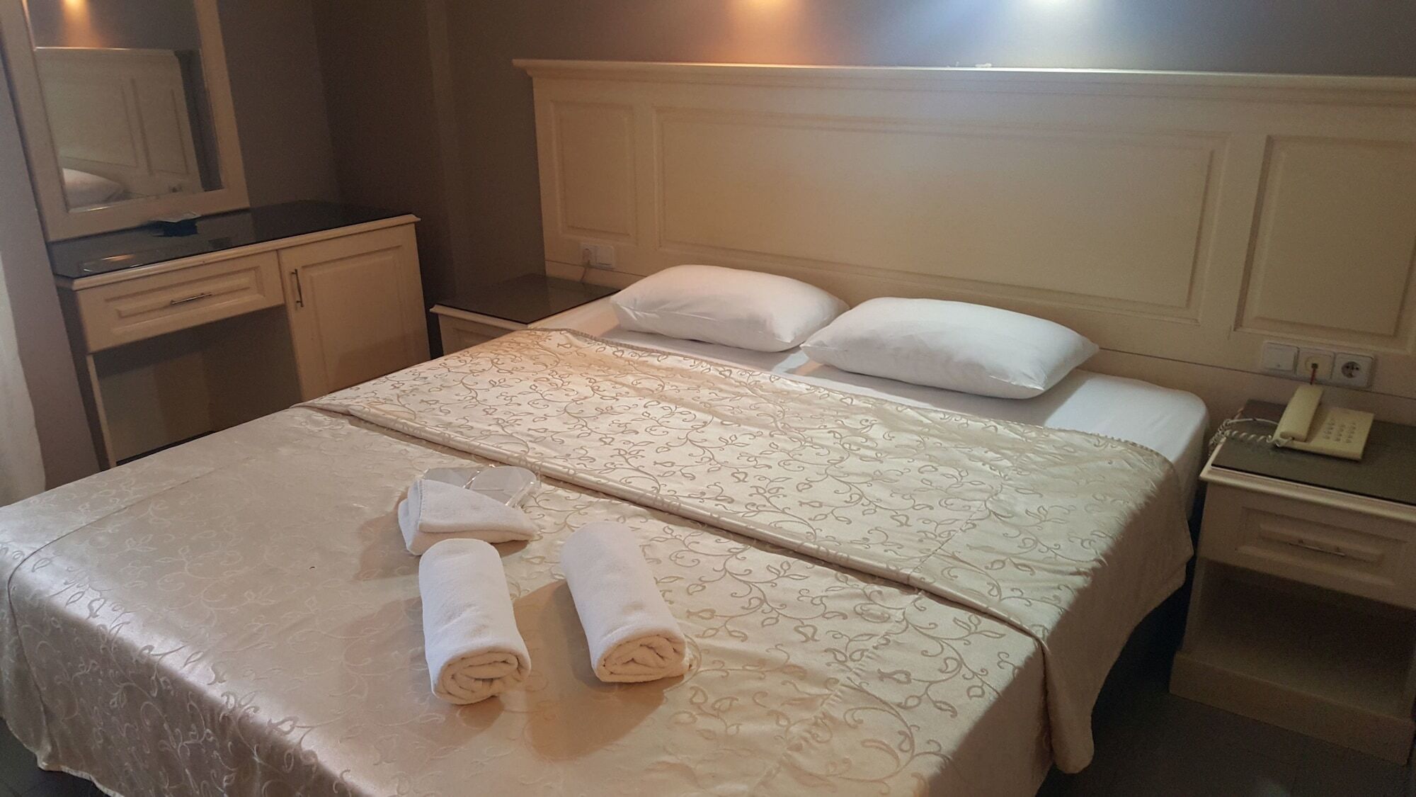 Ata Hotel Kumburgaz บูยูกเชกเมเช ภายนอก รูปภาพ